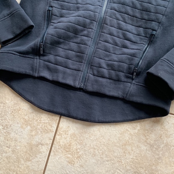 Lululemon Zip up Hoodie. - Picture 3 of 5